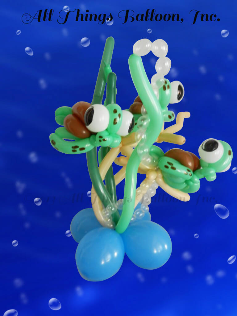 Balloon decor: Balloon Centerpiece with Baby Sea Turtles. for kid's birthday party